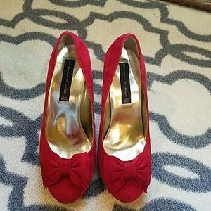 "Geea" Red Suede pumps Steven by Steve Madden